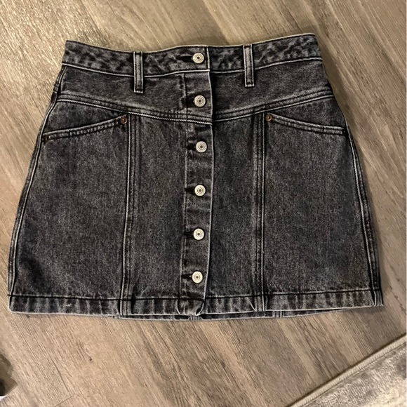 Abercrombie & Fitch Black Wash Denim Skirt - Size 27 - Picture 1 of 3